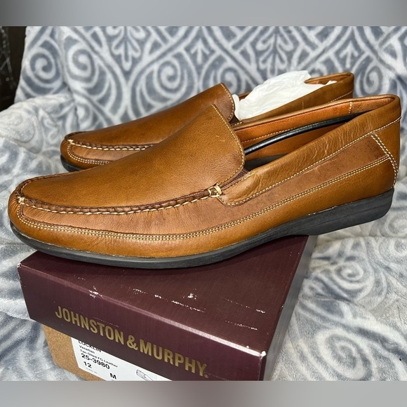 S39. NWT Johnston & Murphy Locklin Venetian TAN oiled Full Grain Leather… - Picture 3 of 9